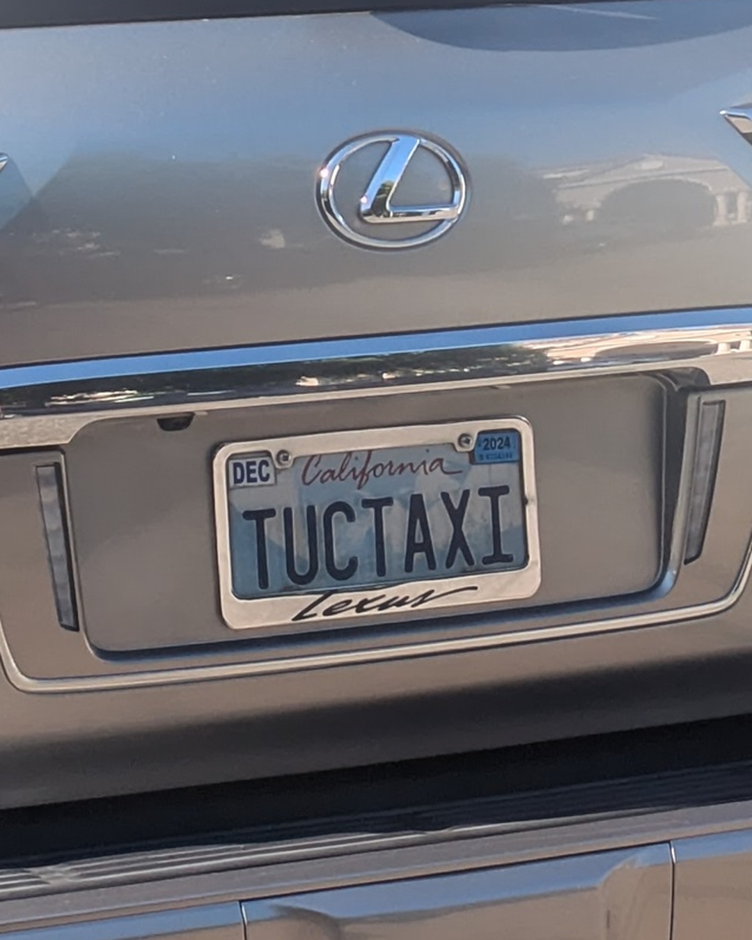 License Plate TUCTAXI