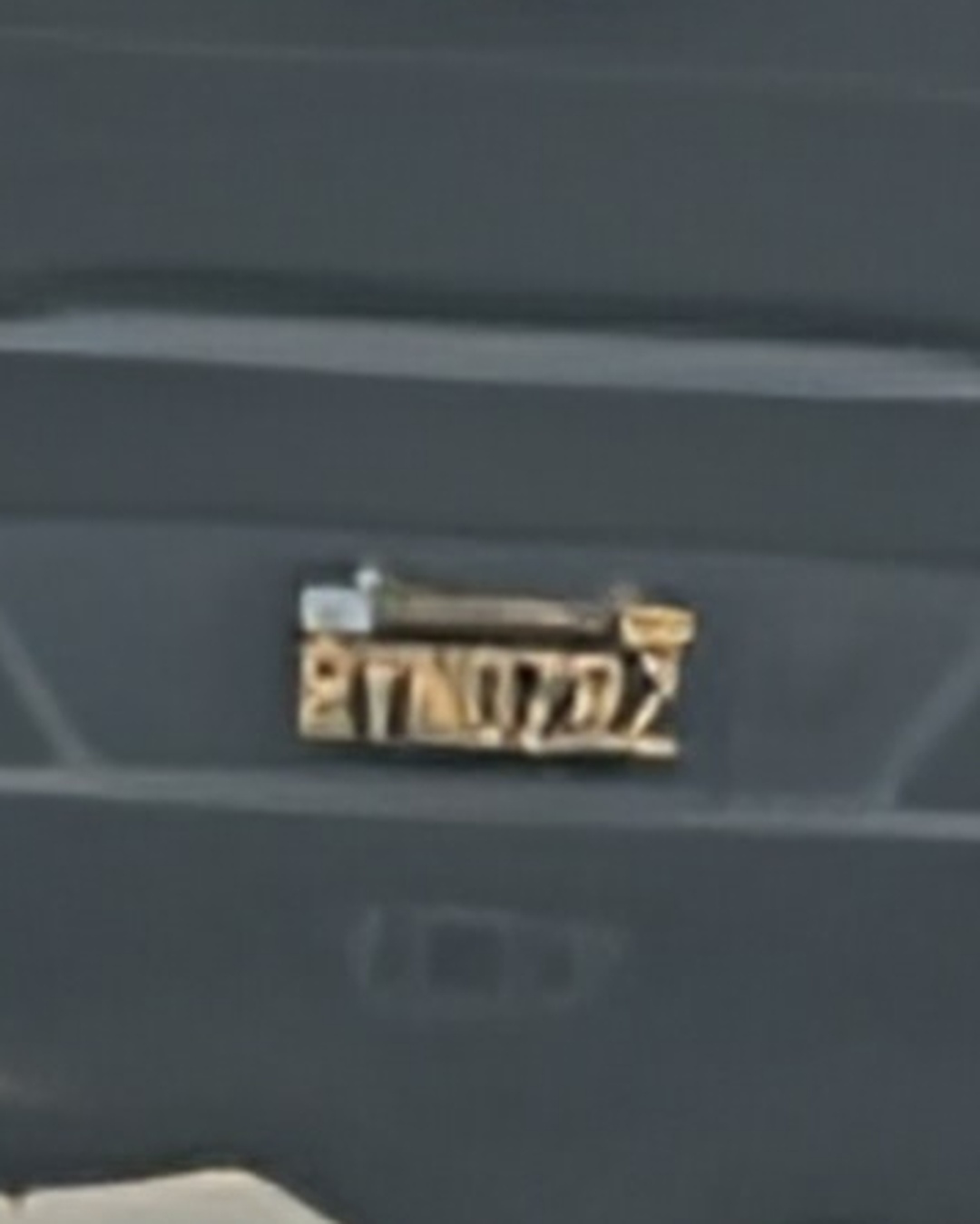 License Plate 2TNU072